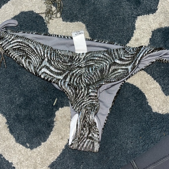 Bikini Set - Picture 3 of 5